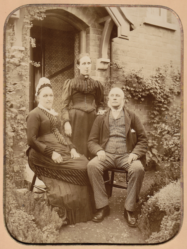 Fanny Davis with her parents